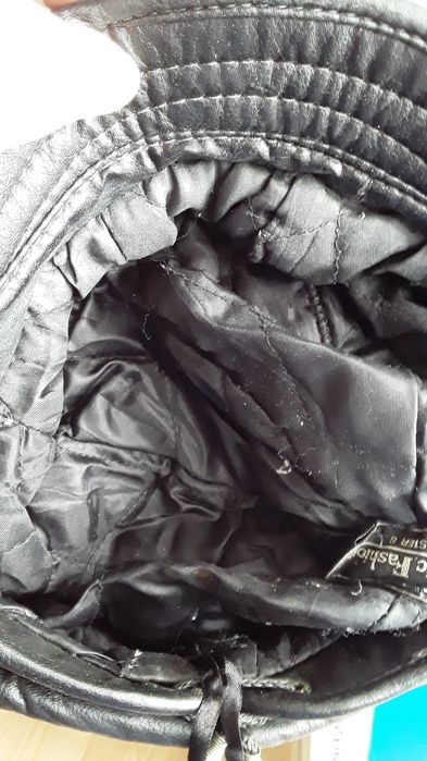 Продам женскую кожаную шапку