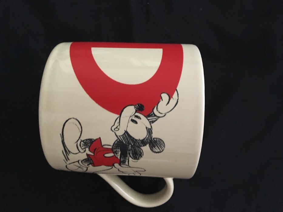 Сувенири Пиза, Дисниленд Париж