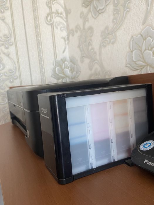 Продам цветной принтер Epson