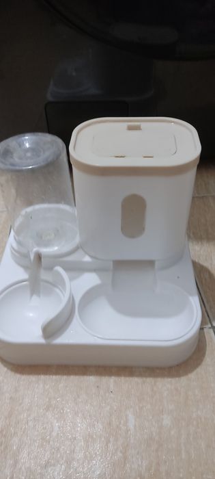 Миска, поильник для животных