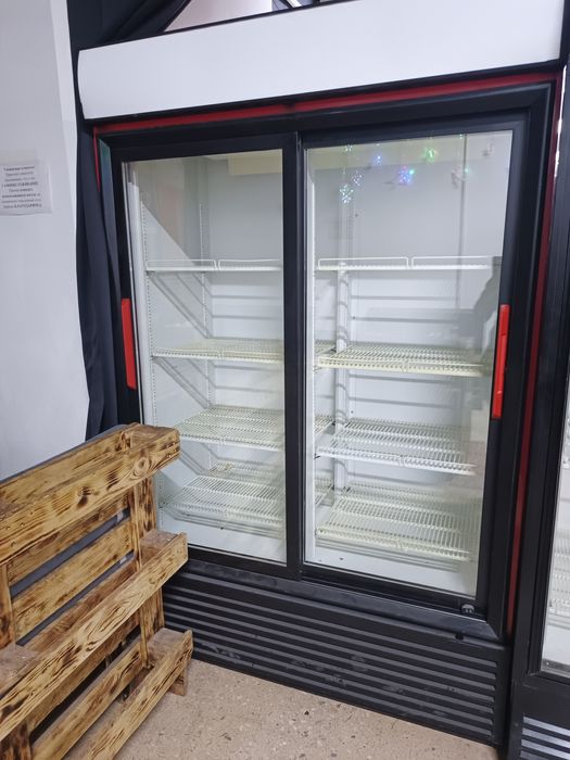 Продам два рабочих холодильника