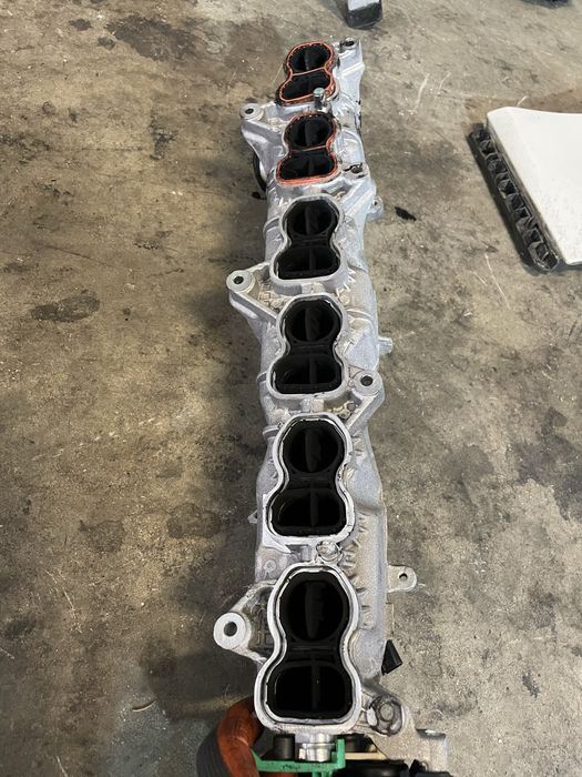 Интеркулер/ всмукателен колектор БМВ М50д, 381кс (kolektor m50d)