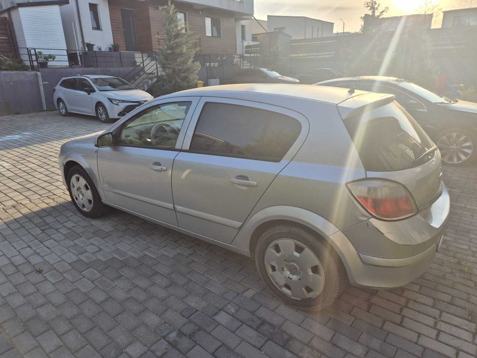 Vand Opel Astra H Hatchback 2006 1.4 Benzina + GPL (perfectă pentru Glovo, Tazz, Wolt, etc)