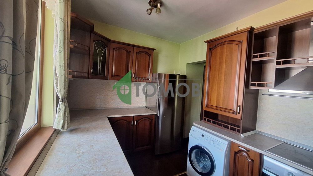 Тристаен апартамент в централната градска част