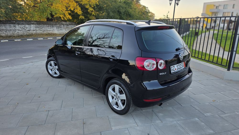 VOLKSWAGEN Golf 2012 — imagine 3