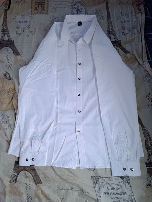 Костюм за официални поводи