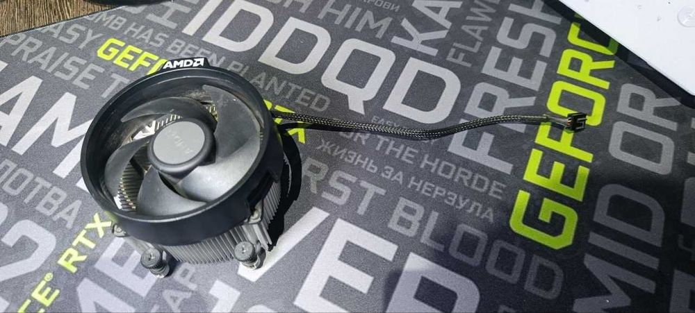 Оригинальный боксовый куллер AMD Wraith Spire (с медным сердечником)