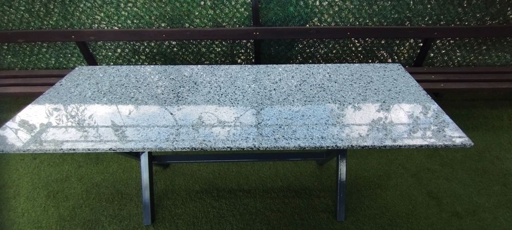 Маса от ГРАНИТ с метална конструкция 200/70