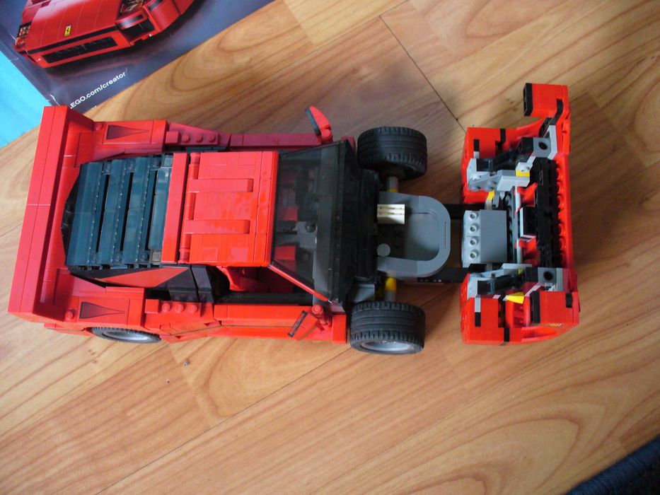 LEGO Ferrari F40 (Creator Expert)
