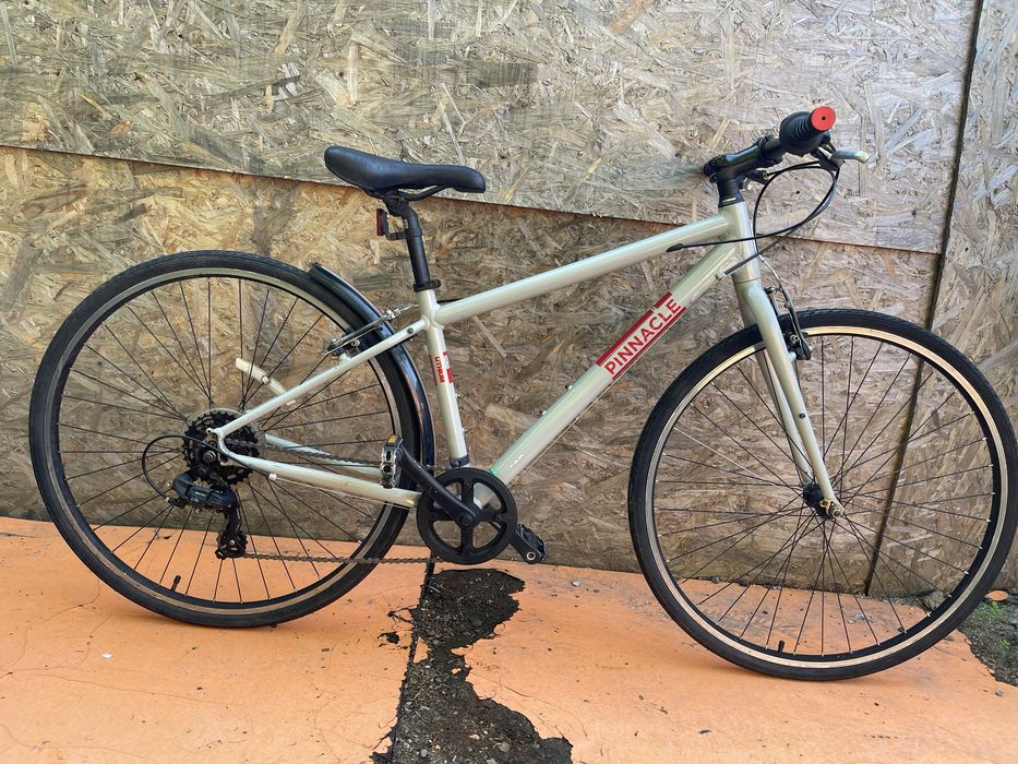 Bicicleta pinnacle cadru aluminiu roti 28” culoare nardo grey