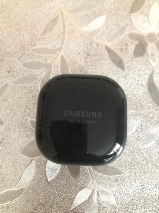 Наушник Buds Live