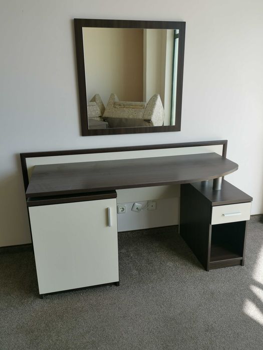 Огледало      за  стена