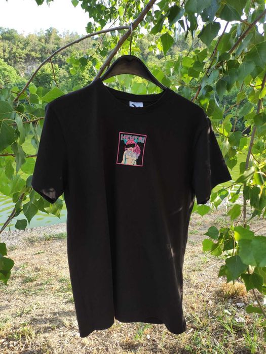 Изработка на бродирани тениски и суйчери, щампи, ключодържатели, шапки