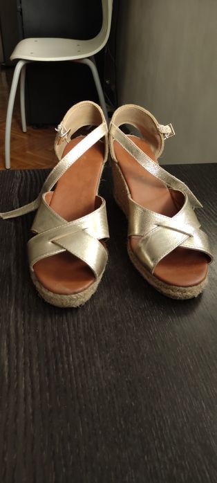 Златни сандали, естествена кожа, 38 номер