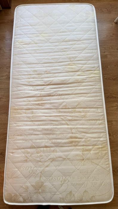 Продам матрас 90х200 в отличном состояний