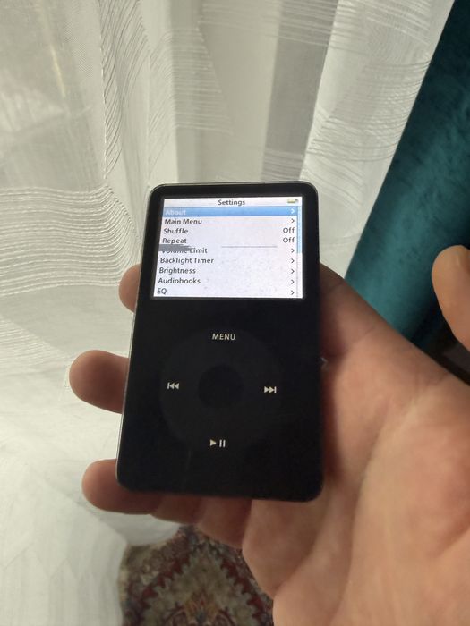 Apple Ipod Classic 5th gen 5 - 30Gb - negru , poze reale , ipod classi