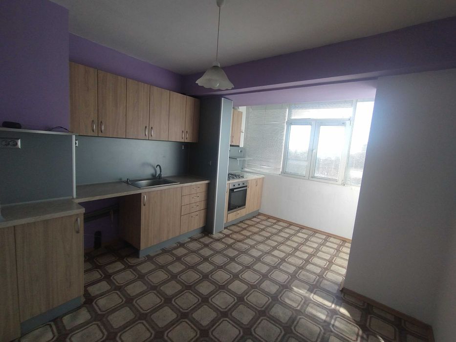 Дава се под наем Двустаен апартамент в Шумен, Център - 55 кв.м за 214.2 € - Снимка #1