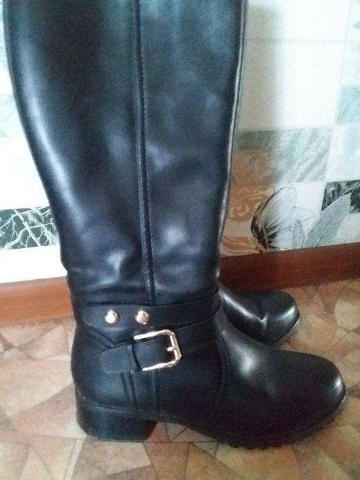 Продам сапоги зимние .