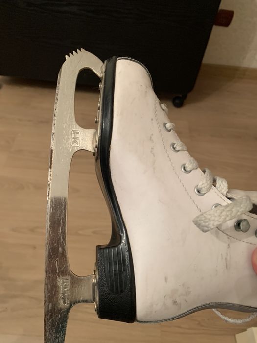 Коньки фигурные