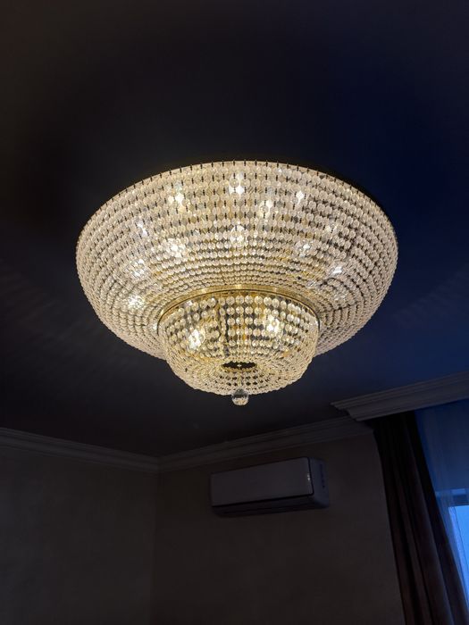 Две люстры состояние отличное