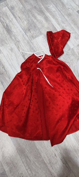 Продам костюм красной шапочки
