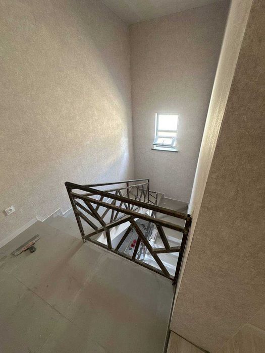 Срочно Продаю 3х-комнат НА М.Ашрафи