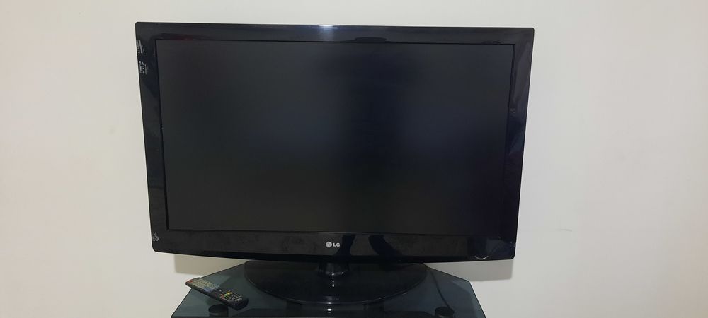 LG 42 talik Orginal TV srochna sotiladi