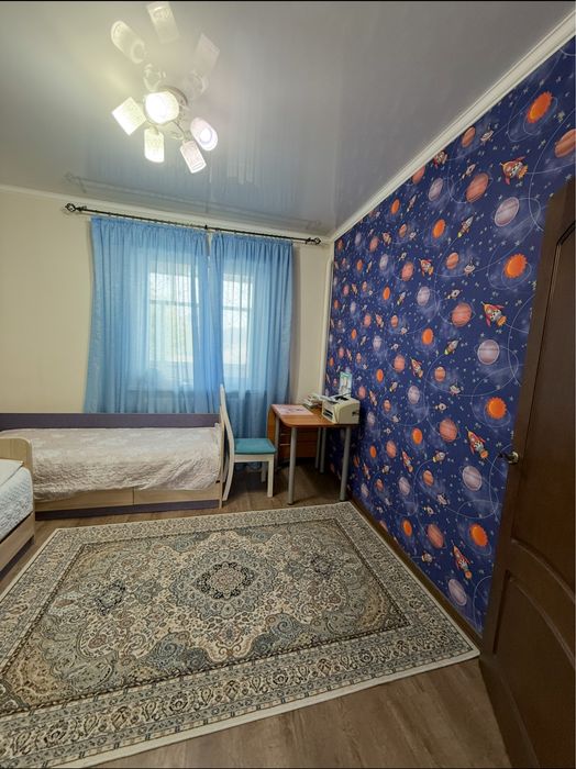 продаётся двухэтажный дом с бассейном и баней