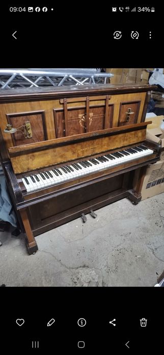 Vând pianina veche perfect functionala 1700 lei