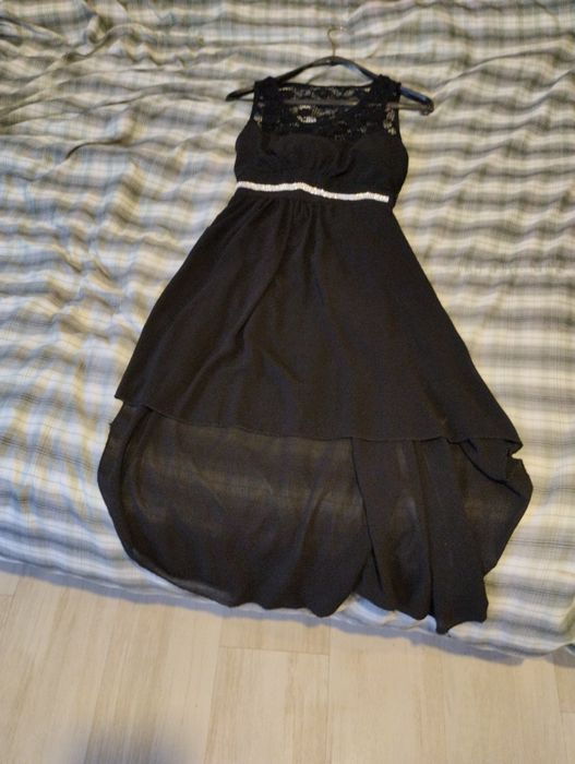 Черна рокля с кристалчета