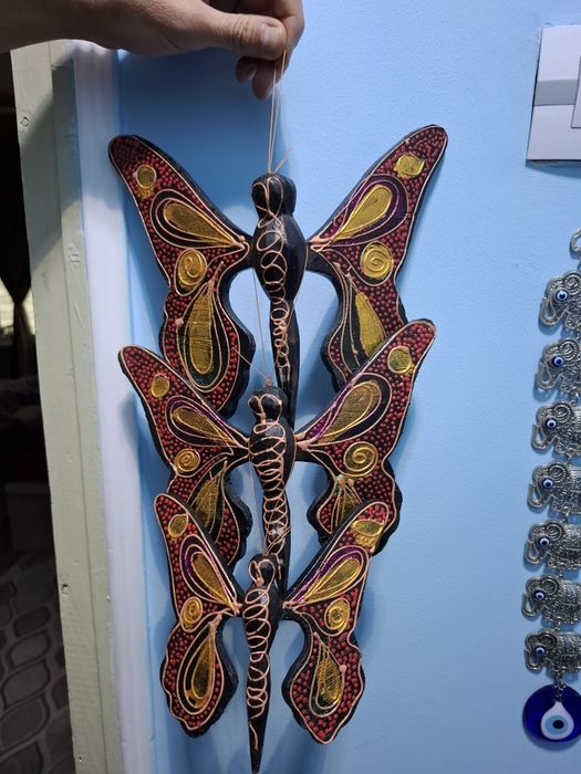 Дърворезба полетът на пеперудите