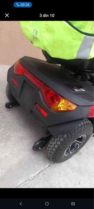 Scooter electric pentru persoane cu dizabilitati