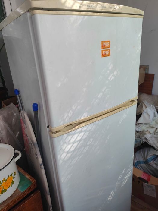 Продам холодильник