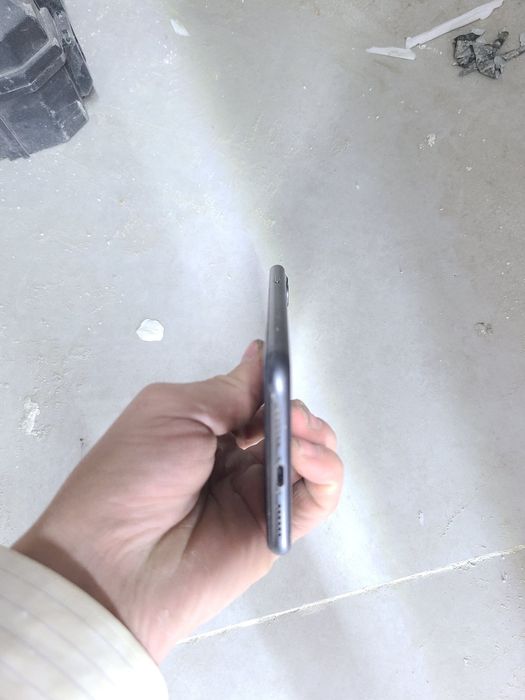 Iphone11 kafoloti bilan