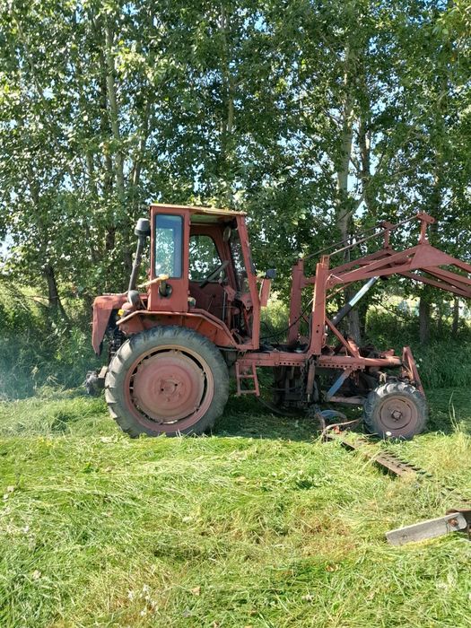 Продам трактор Т16