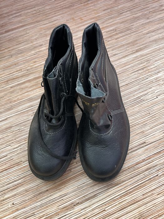 Продам ботинки спец обувь размер 42