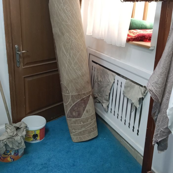 Улке кілем бар Жақсы.