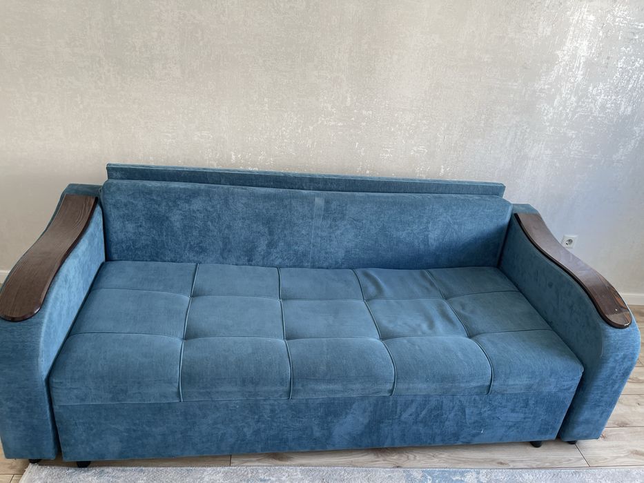 Продам диван за 10 тысячи заберите