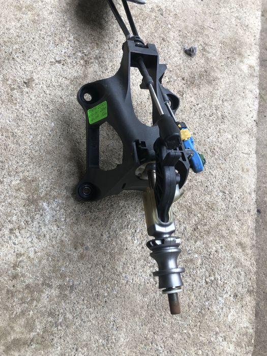 Жила за скорости на Тойота Версо 2.0D4D 2009г-2014г