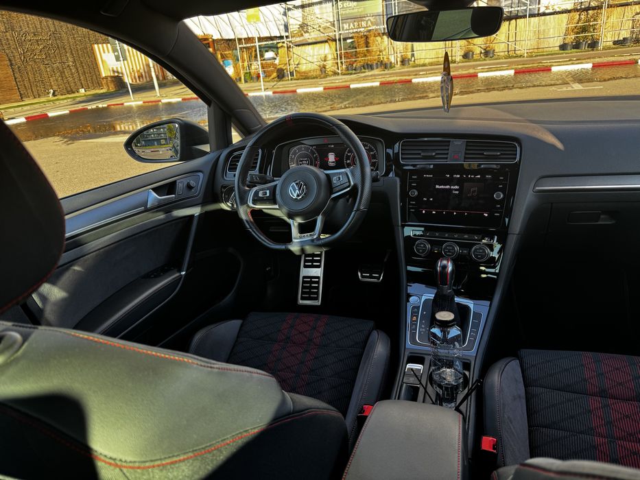 Vănd/Schimb Golf VII 7.5 GTI TCR