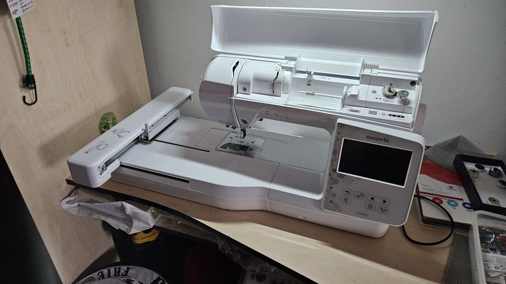 Masina de brodat INNOVIS aproape noua. OKAZIE!