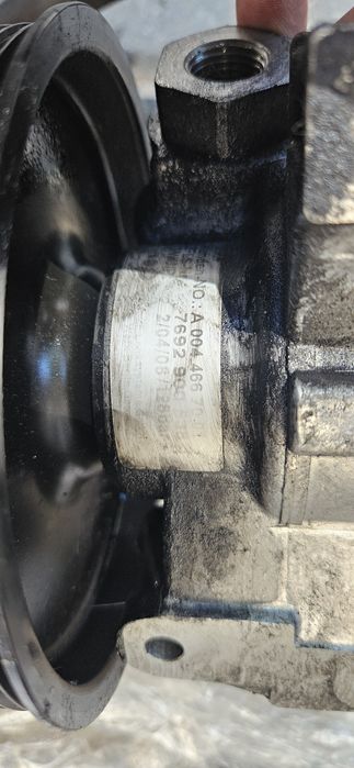 Хидравлична помпа за мерцедес е-класа w211cdi/ ц-клада w205cdi