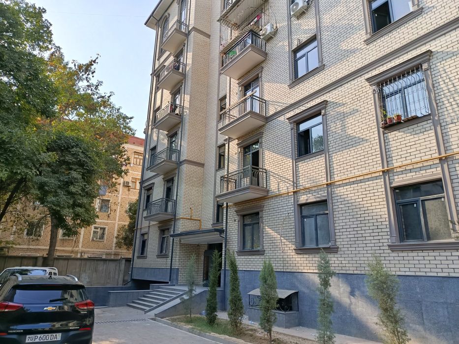 Сергели 1 . Дуплекс 6/7  200 квадрат Кирпич