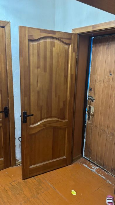 Двери деревяные 8 штук