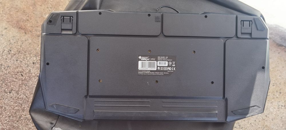 Roccat Isku FX multicolor gaming keyboard