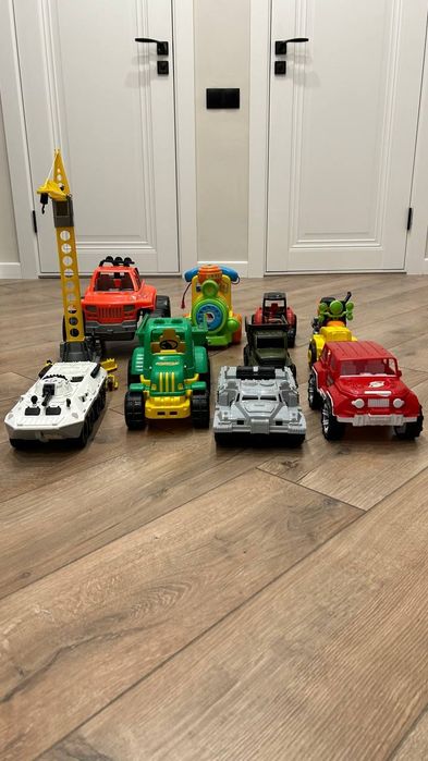 Продам машинки Полесье