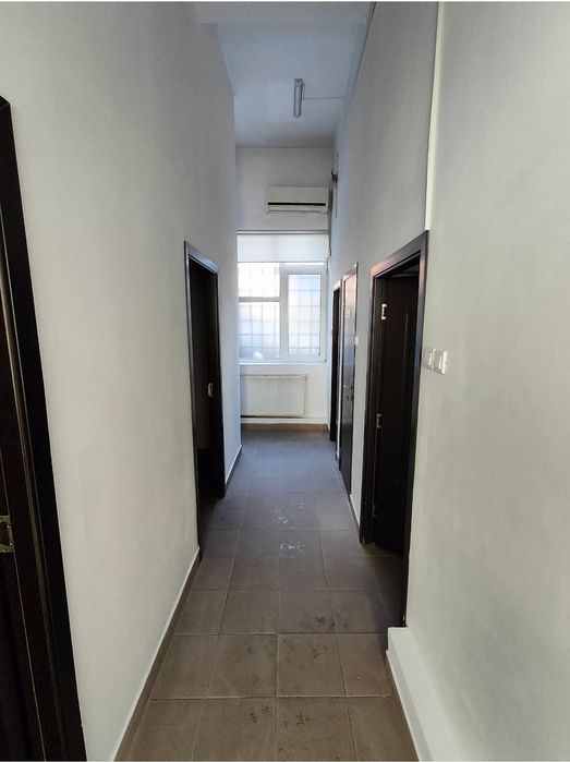 Spațiu comercial de închiriat – poziție excelentă, vitrină stradală