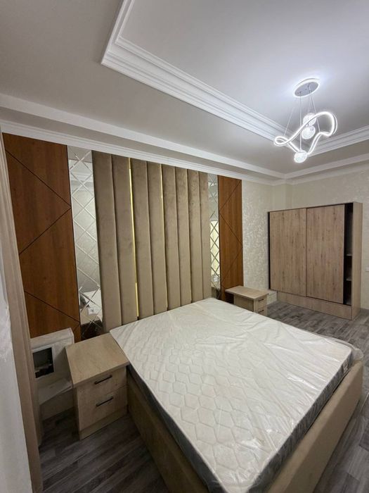 Maksim gorkiy ekobozor oldida