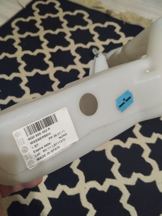 rezervor de lichid pentru spălarea parbrizului