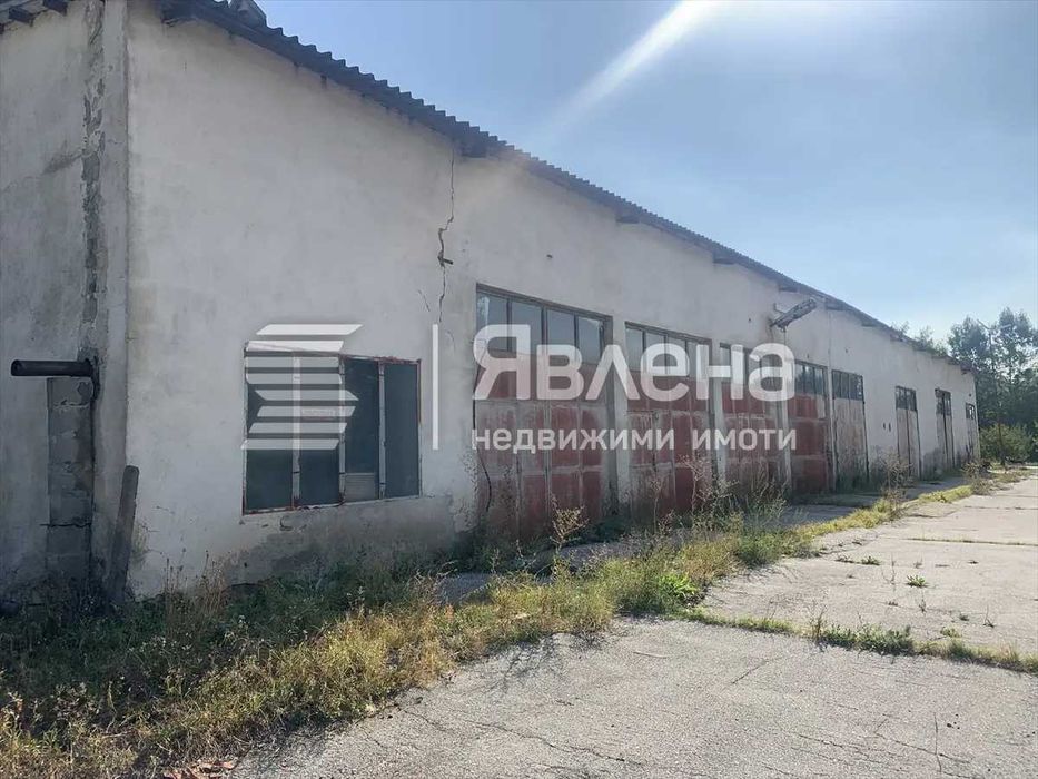 Продава склад гр. Костенец